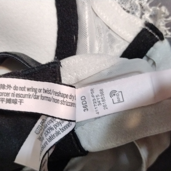 Victoria secret lace bra w underwire - Picture 4 of 4